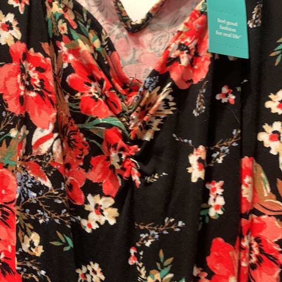 Beautiful Maurice’s floral jumpsuit size medium new with tag - Picture 2 of 3